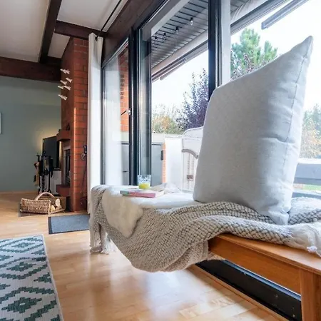 Am-hohen-ufer-reetdach-haus-strand-ahoi-131 Großenbrode