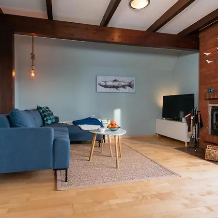 Am-hohen-ufer-reetdach-haus-strand-ahoi-131 펜션 *