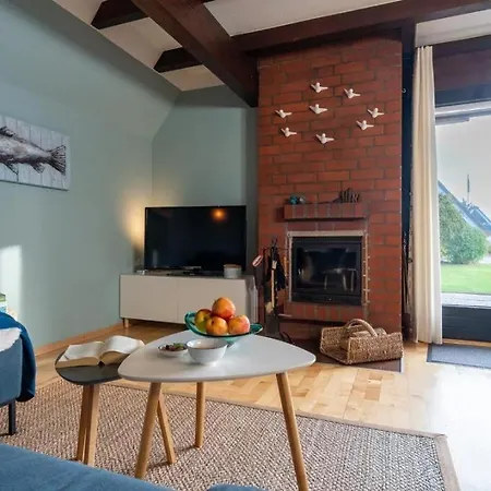 Am-hohen-ufer-reetdach-haus-strand-ahoi-131 *