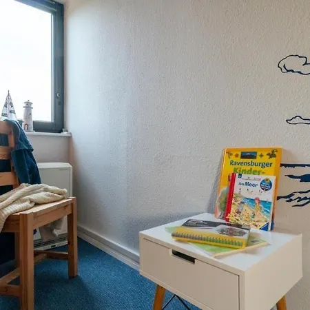 Am-hohen-ufer-reetdach-haus-strand-ahoi-131 Großenbrode